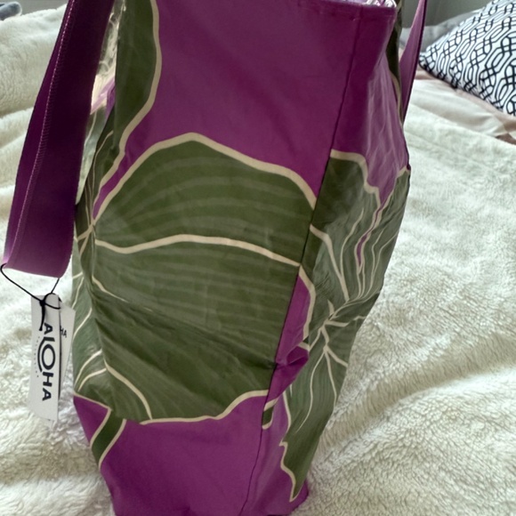 NWT Aloha Collection Daytripper from Hawaii!! rare design!! - Picture 7 of 11